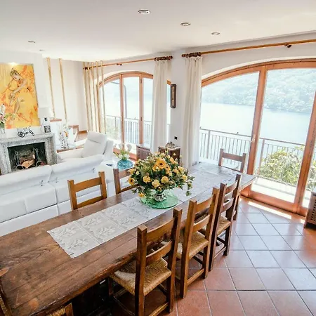 Villa Fantastica Carate Urio