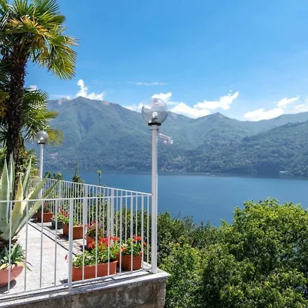 Villa Fantastica Carate Urio